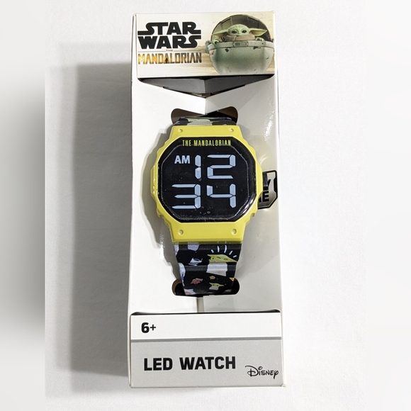Star Wars The Mandalorian Baby Yoda Unisex LED Watch, NEW - Picture 1 of 5